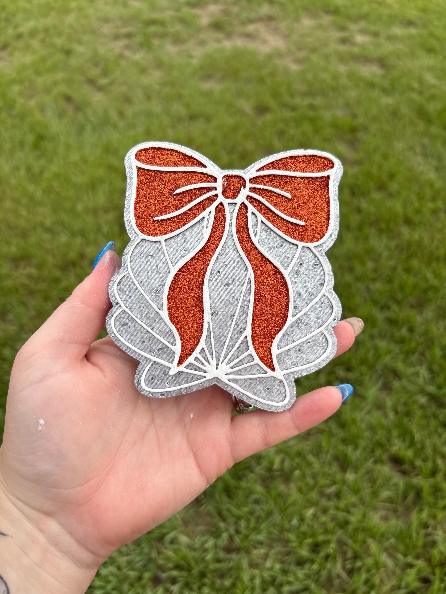 Shell W/ Bow
