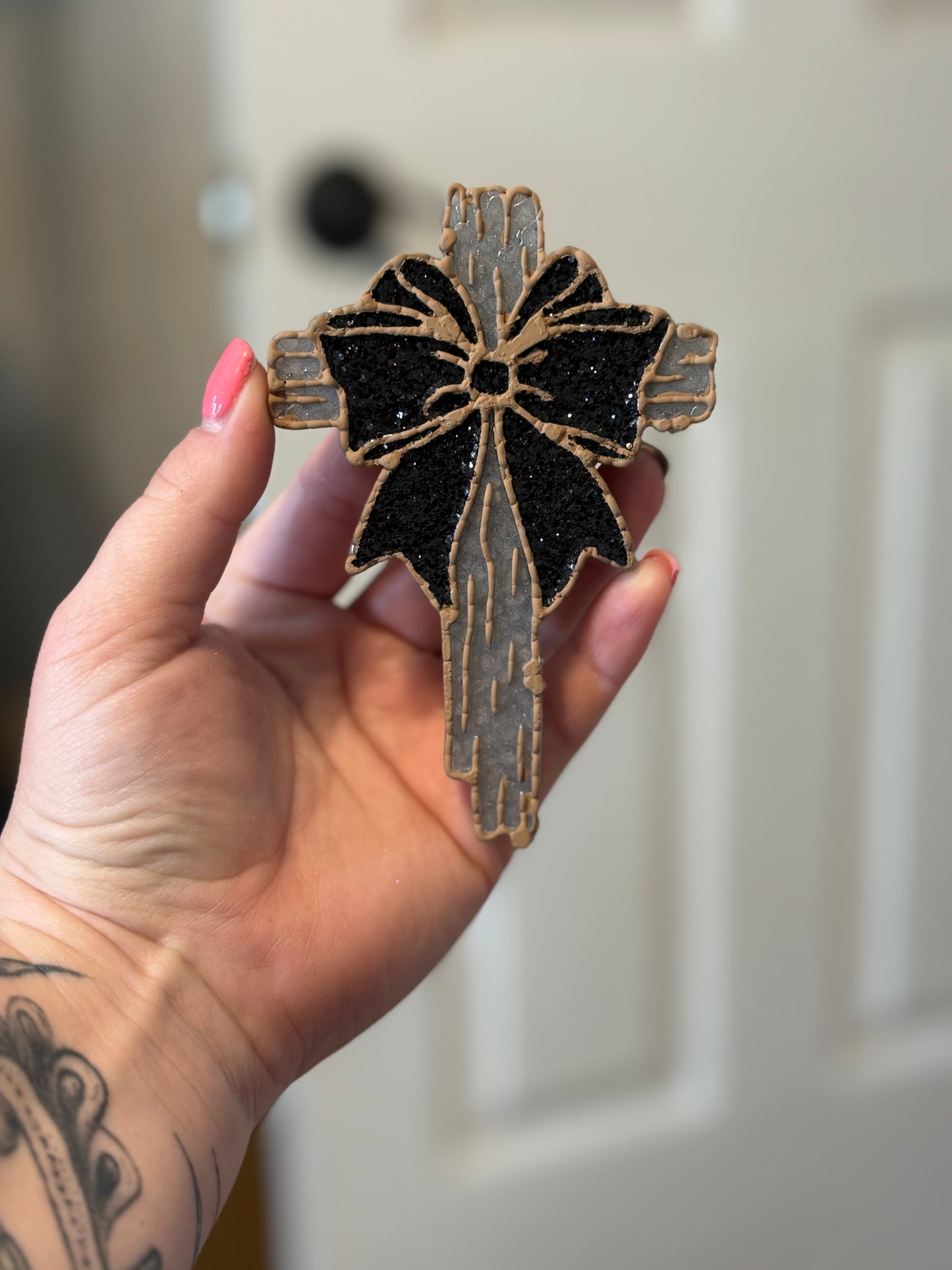 Wood cross with bow